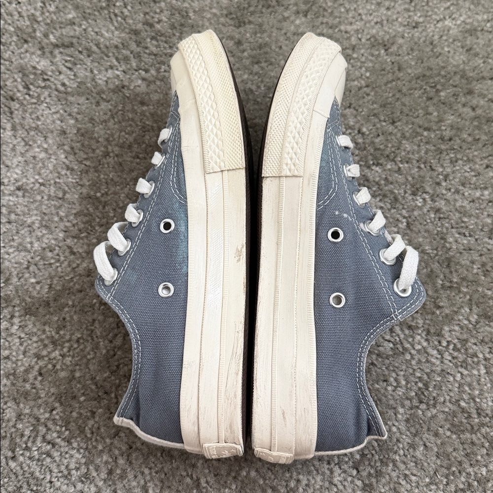 Comme des Garçons PLAY
CdG PLAY x Converse Chuck Taylor All Star LowTop Sneakers - Picture 3 of 9